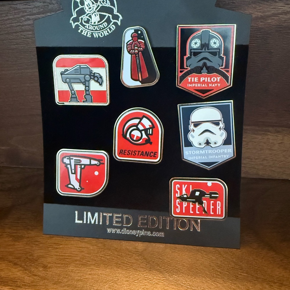11 Star Wars Pin Set